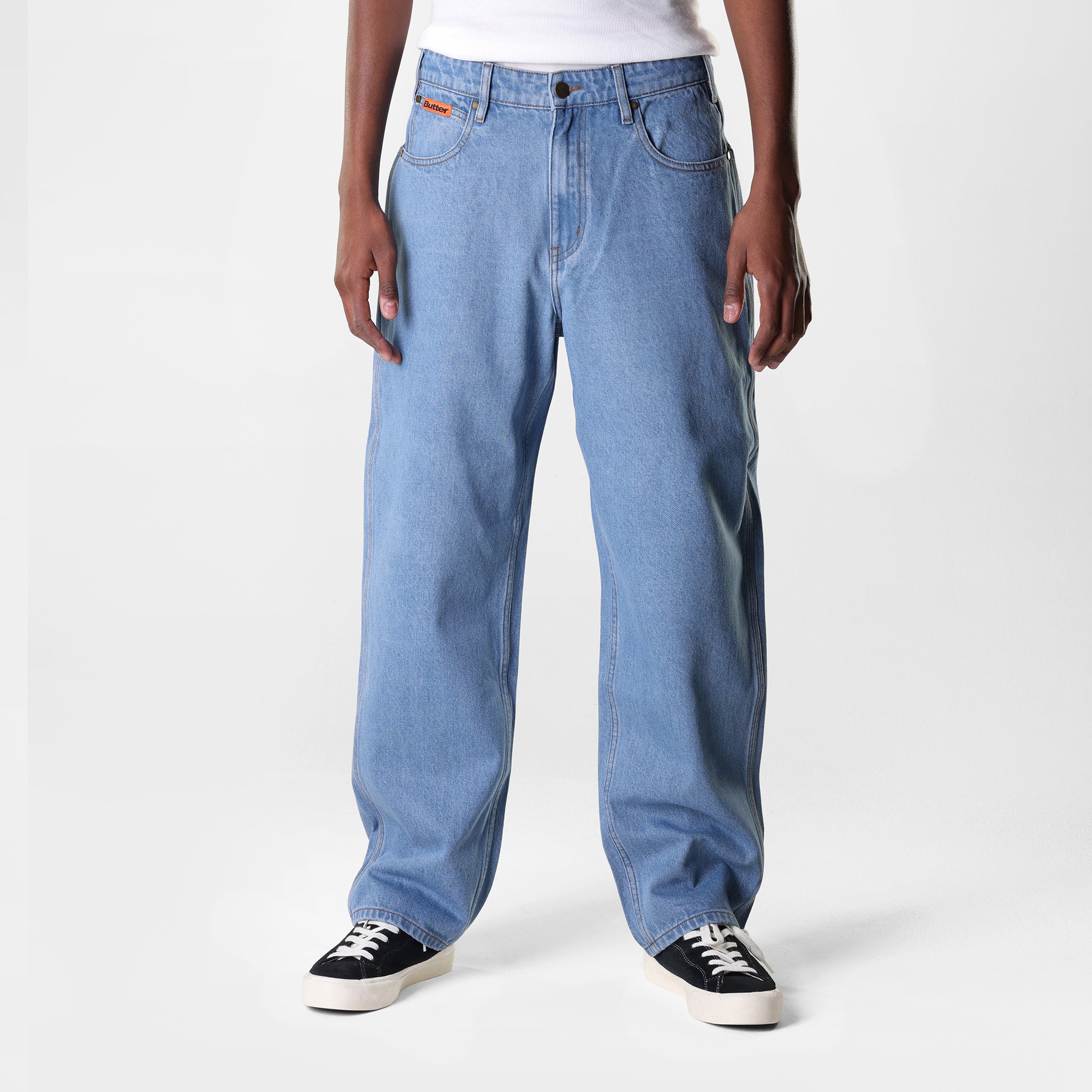 Calik Denim and Good American Collaborate on Jeans That 'Always Fit'